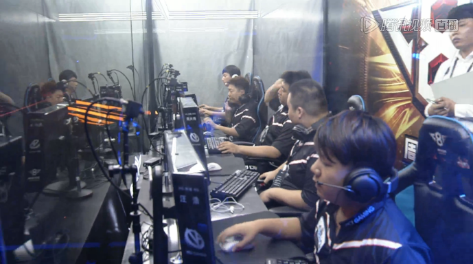 YSKM ：我选鳄鱼是给Leyan当狗的