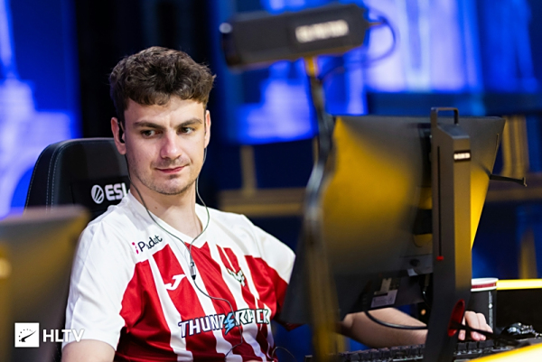 Invictus Gaming 主宰 D组 - LPL 第二阶段 2025 第2天结果